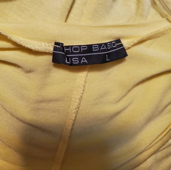 NWOT Yellow Basic Top - Picture 3 of 4